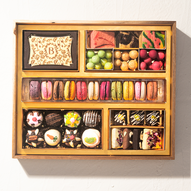 Classic Medium Dessert Board